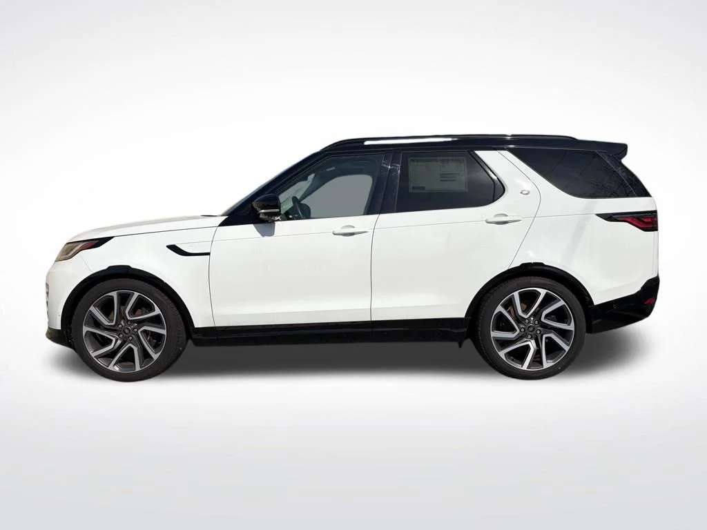 Used 2025 White Land Rover Metropolitan Edition image 5