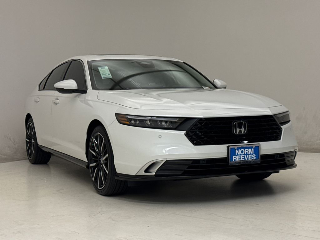 New 2026 Platinum White Pearl Honda Touring image 4