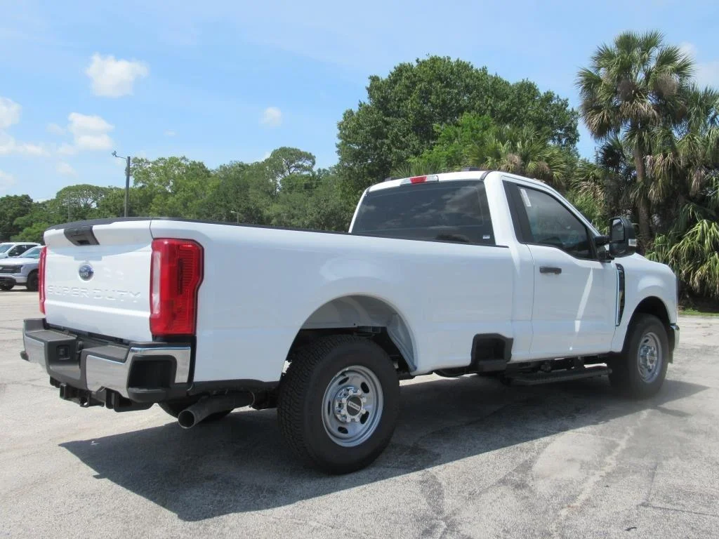 New 2024 Oxford White Ford F-250® XL image 7