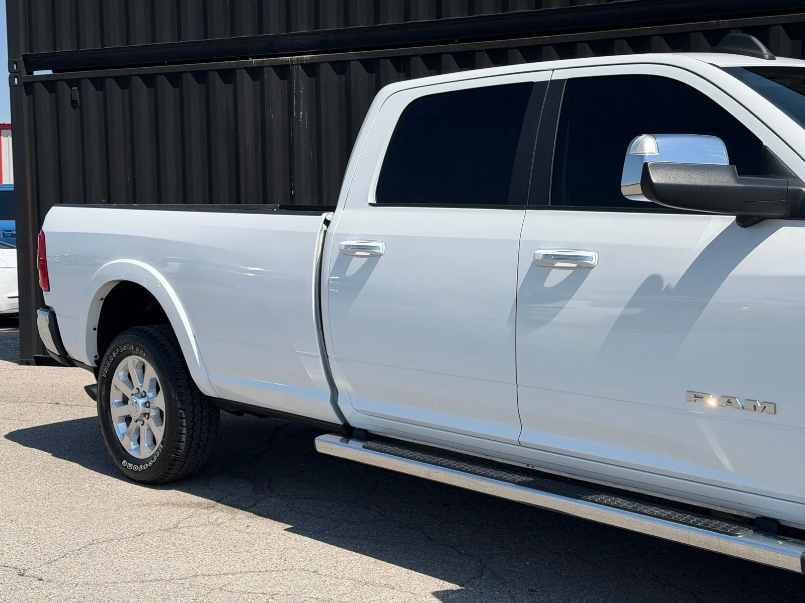 Used 2022 White Ram Laramie image 5