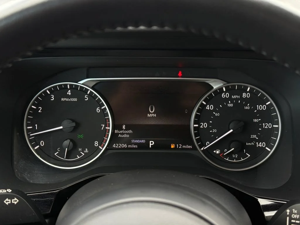 Used 2025 White Nissan SV image 32