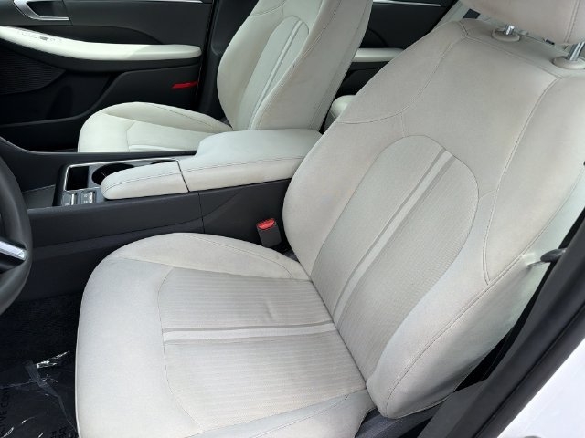 Used 2025 White Hyundai SEL image 33