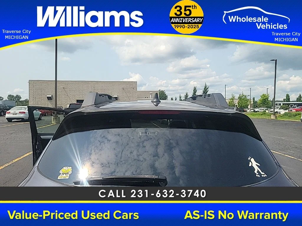 Used 2017 Carbide Gray Metallic Subaru 2.5i Premium image 4