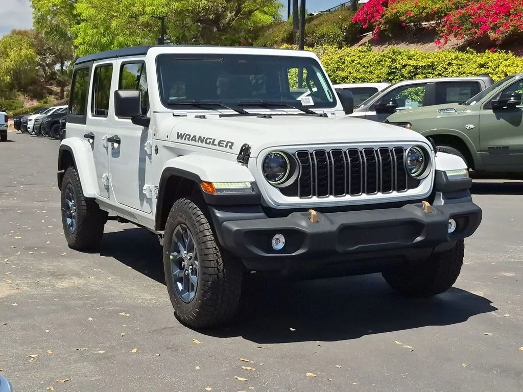 New 2026 Bright White Clear-Coat Exterior Paint Jeep 85th Anniversary Edition image 3
