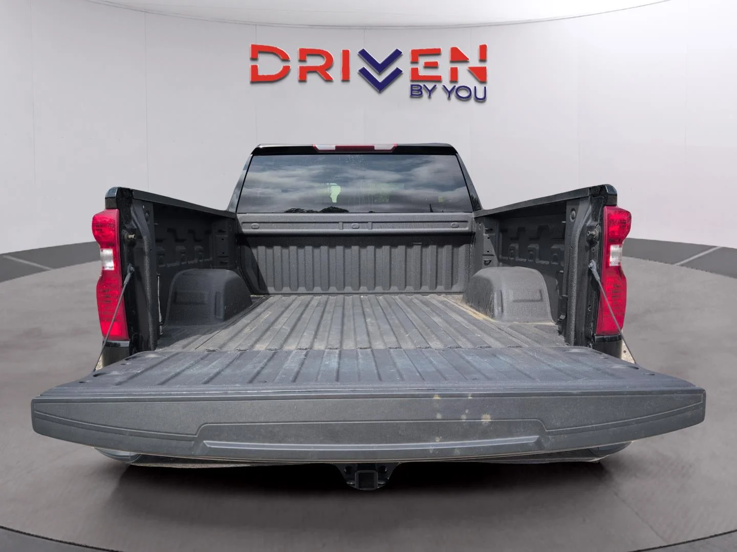 Used 2025 Black Chevrolet Custom image 9