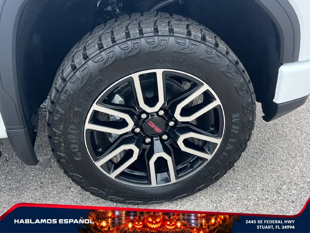 New 2026 Summit White GMC AT4 image 21