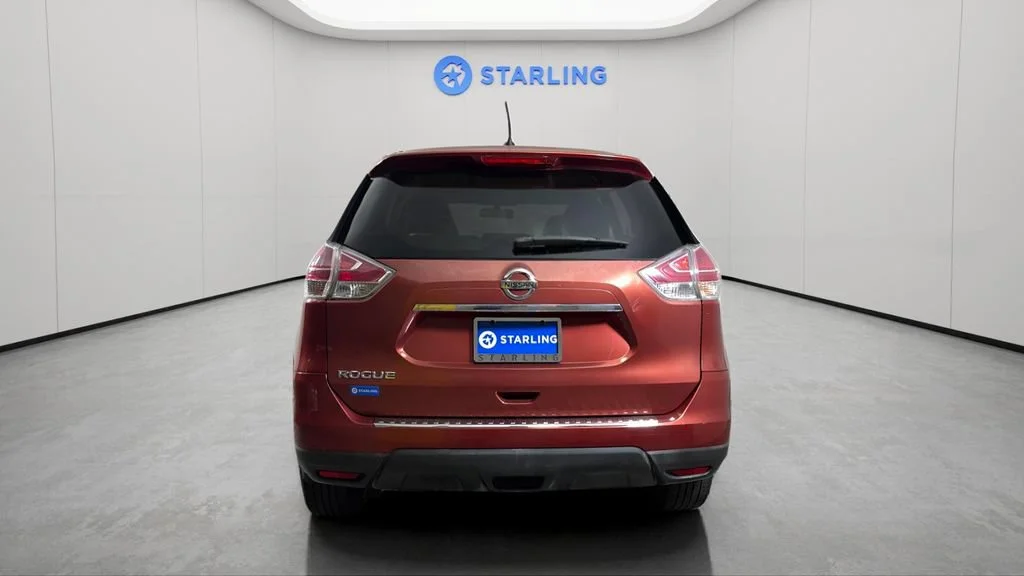 Used 2016 Red Nissan S image 7