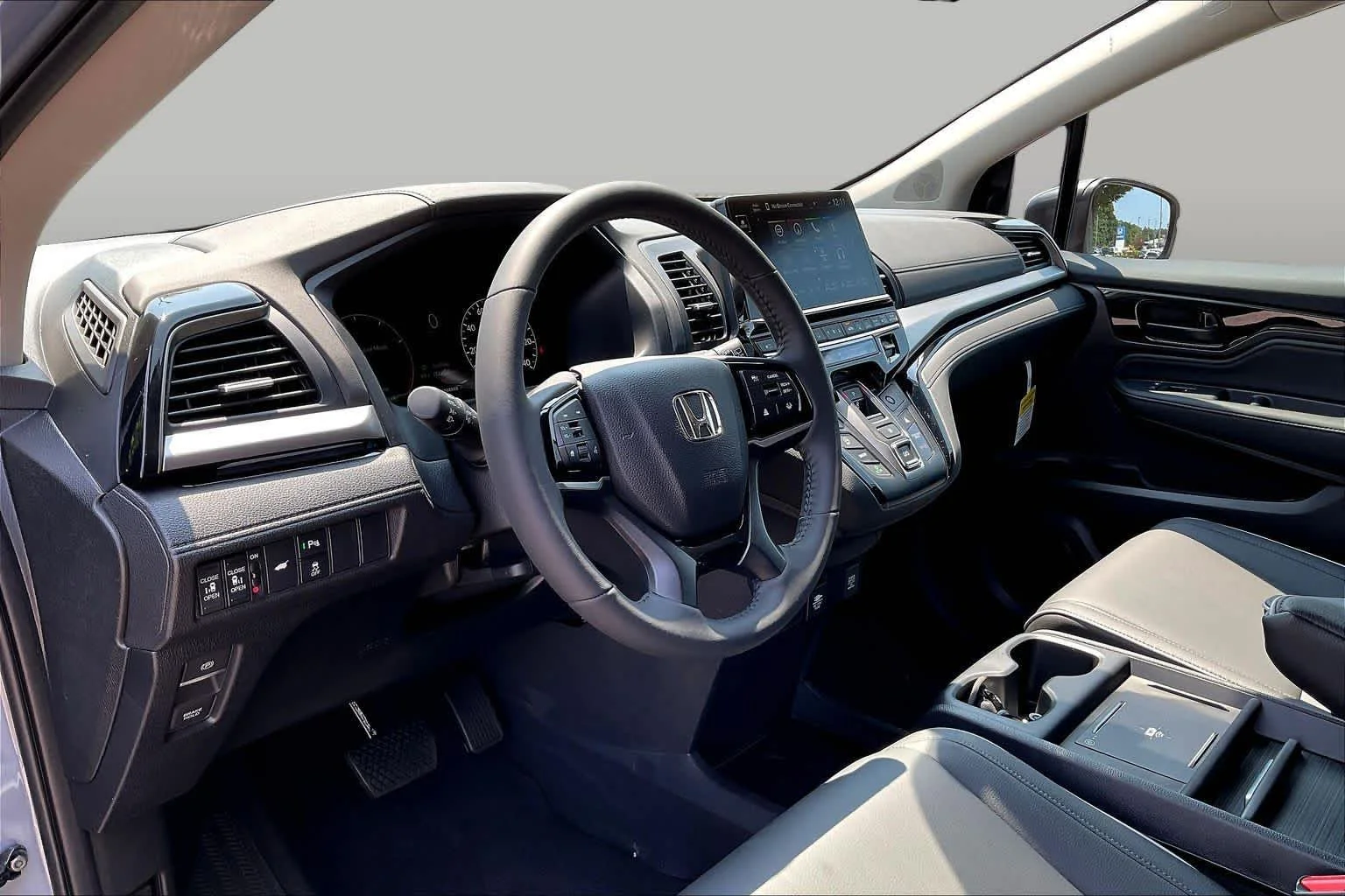 New 2026 Sonic Gray Pearl Honda Touring image 8