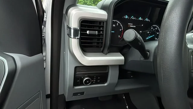 Used 2025 White Ford XLT image 22