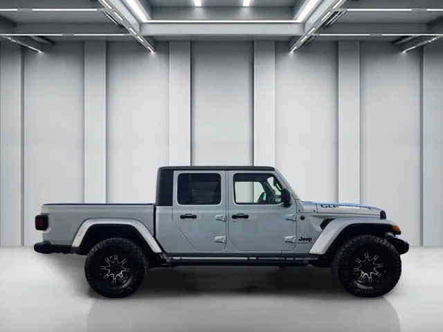 Used 2023 Silver Jeep Sport S image 4