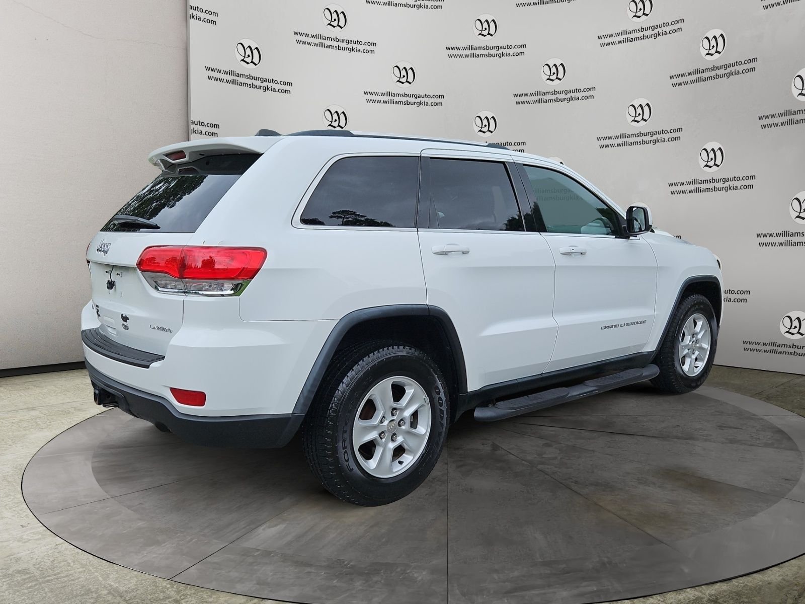 Used 2015 White Jeep Laredo image 5