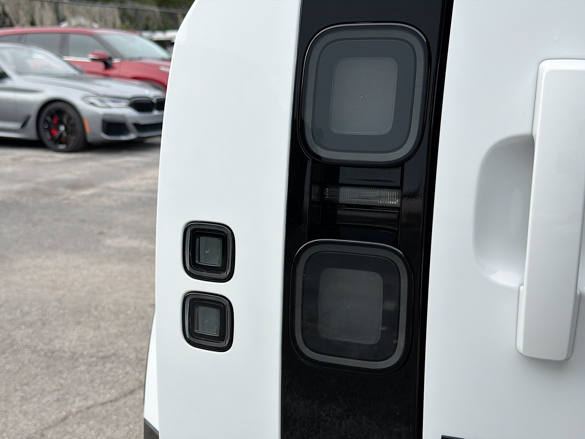 New 2026 Fuji White Land Rover X-Dynamic SE image 10