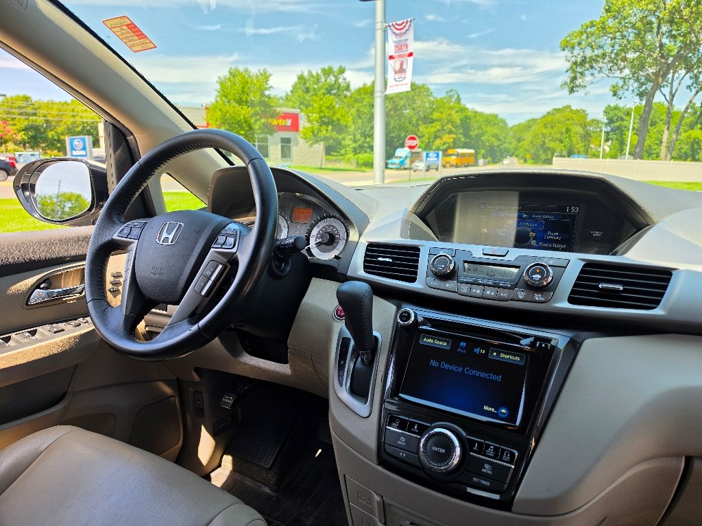 Used 2016 White Diamond Pearl Honda Touring Elite image 29