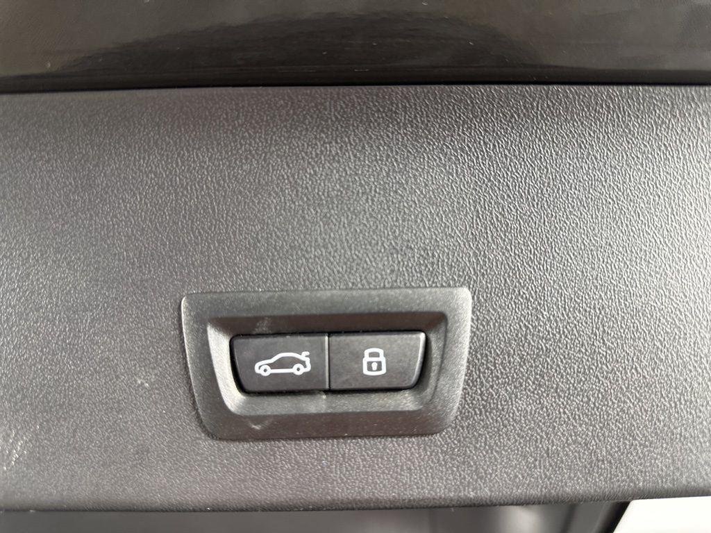 New 2026 Dark Graphite BMW 30 xDrive image 24