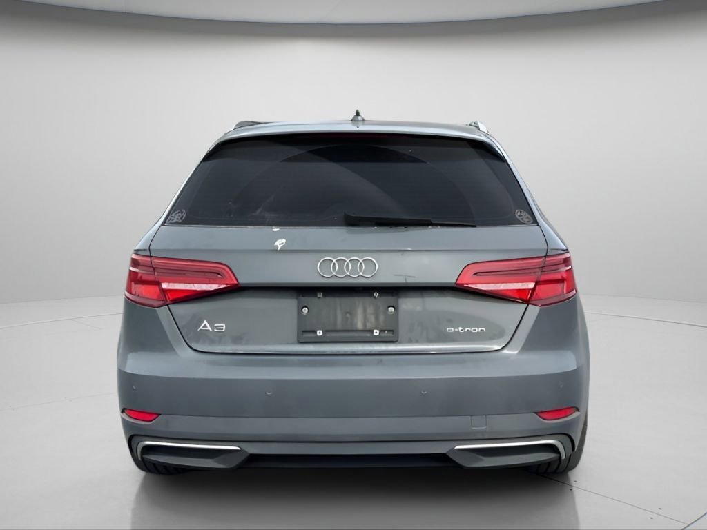 Used 2017 Gray Metallic Audi 1.4T Premium image 5