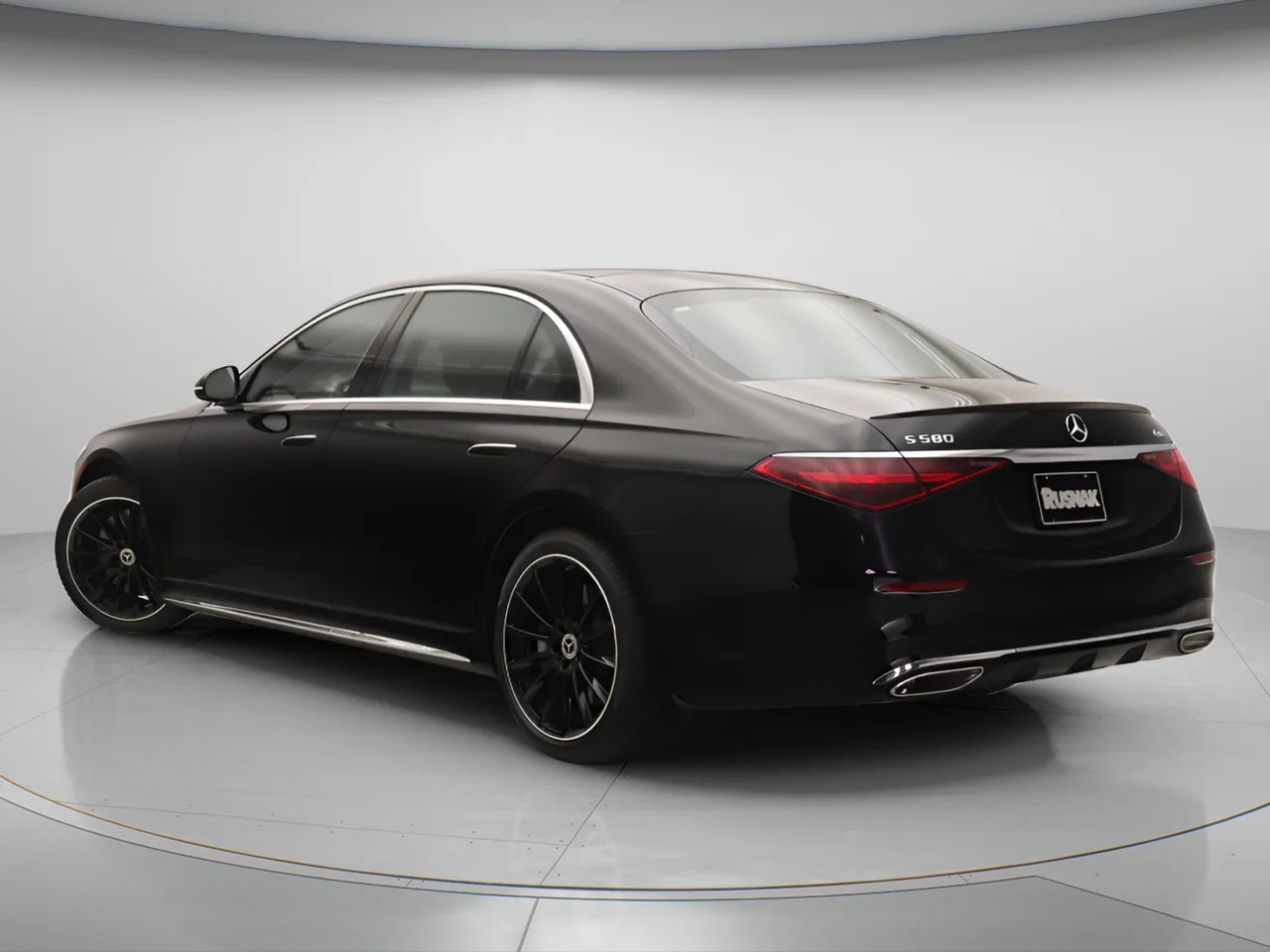 New 2026 Black Mercedes-Benz S 580 4MATIC® image 2