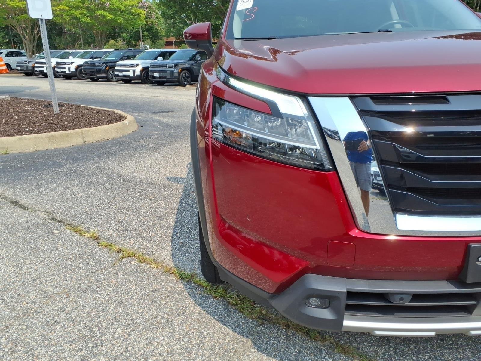 2024 Nissan Pathfinder SL - Photo 3
