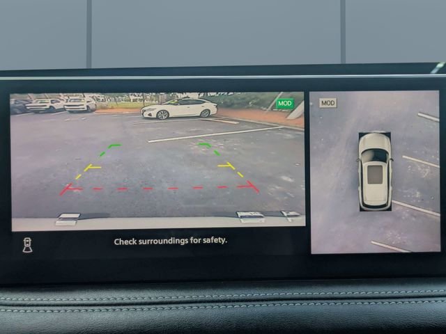 Used 2023 White INFINITI LUXE image 23