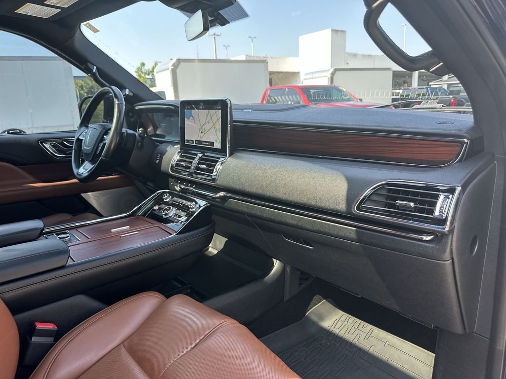 Used 2021 Black Lincoln Reserve image 29