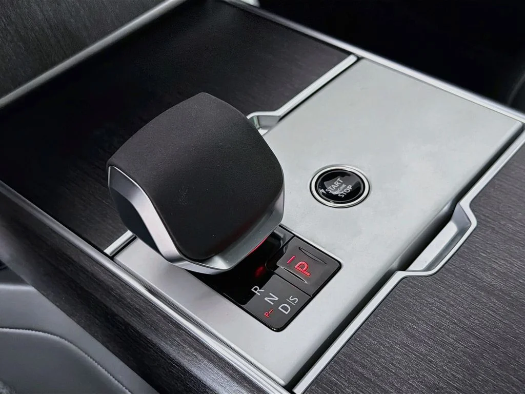 New 2026 Varesine Blue Land Rover SE image 17
