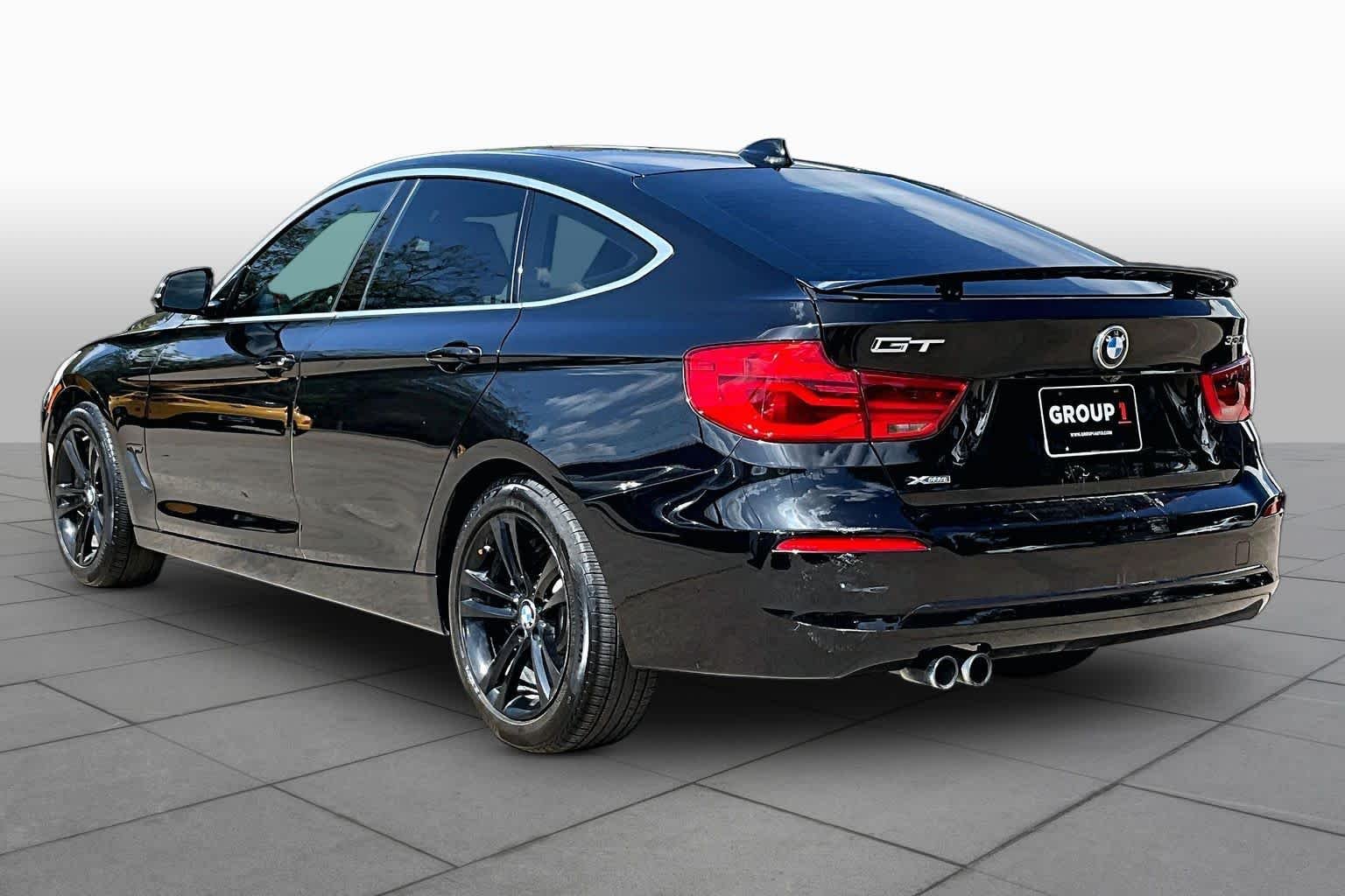 Used 2018 Black Sapphire Metallic BMW 330i xDrive image 11