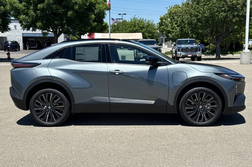 New 2026 Overcast Toyota  XSE image 4