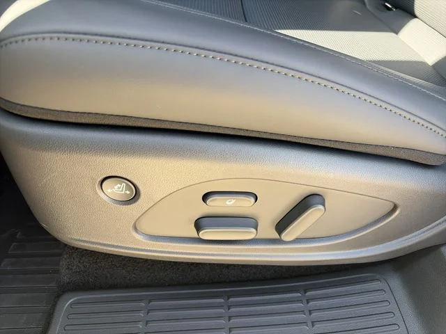 Used 2026 Silver Hyundai Calligraphy image 12