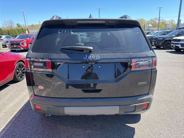 New 2026 Diamond Black Crystal Pearl-Coat Exterior Paint Jeep Overland image 4
