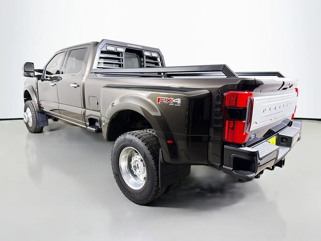 Used 2025  Ford XL image 8