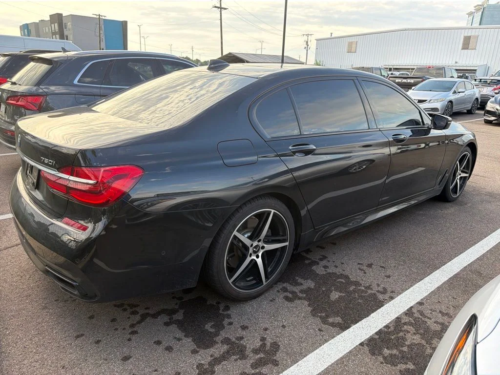 Used 2018 Black BMW 750i xDrive image 5