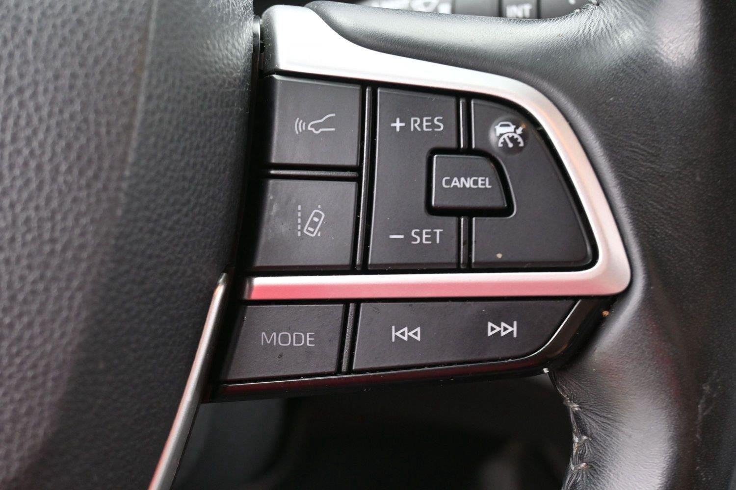 Used 2022 Magnetic Gray Metallic Toyota XLE image 19
