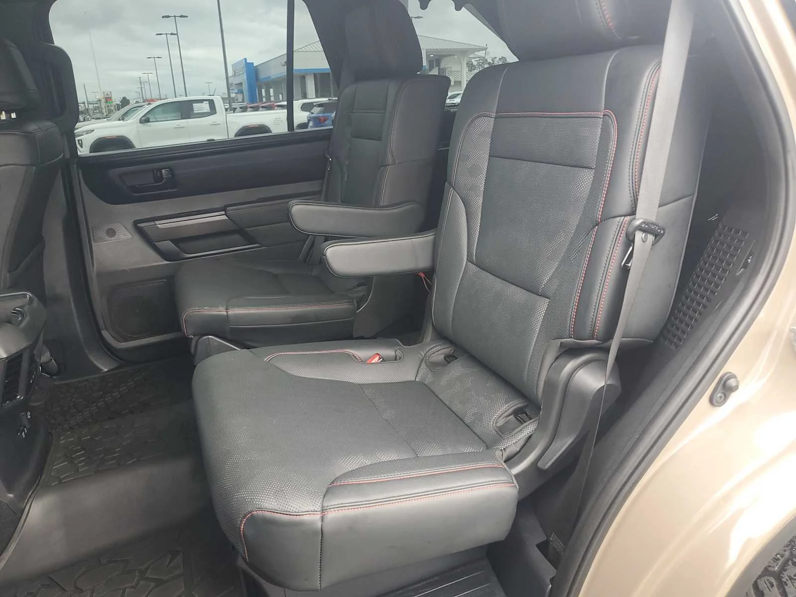 Used 2025  Toyota SR5 image 22