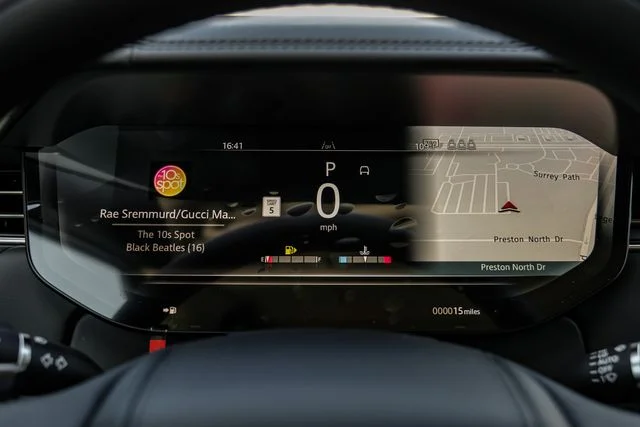 New 2026 Fuji White Land Rover SE image 22