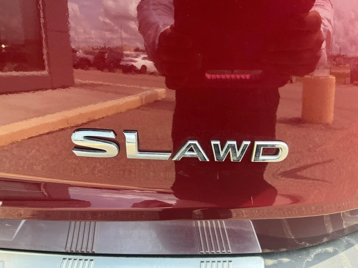 Used 2023  Nissan SL image 39