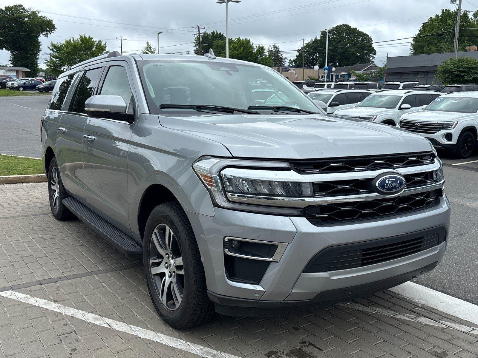 Used 2024 Iconic Silver Ford Limited image 7