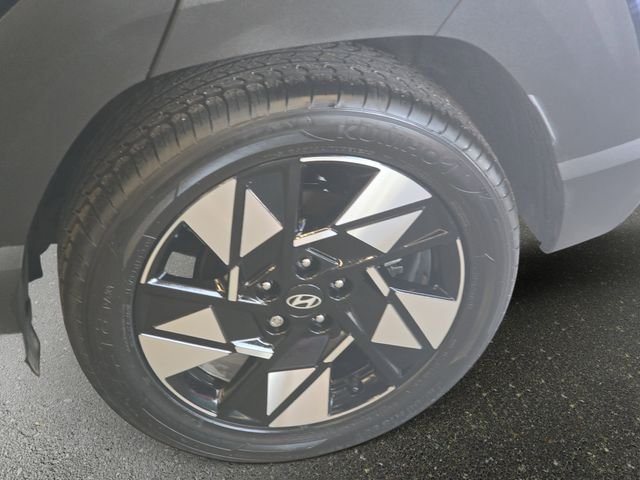 Used 2024 Black Hyundai SEL image 34