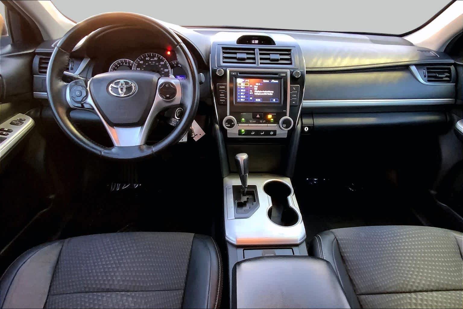 Used 2014 Magnetic Gray Metallic Toyota SE image 12