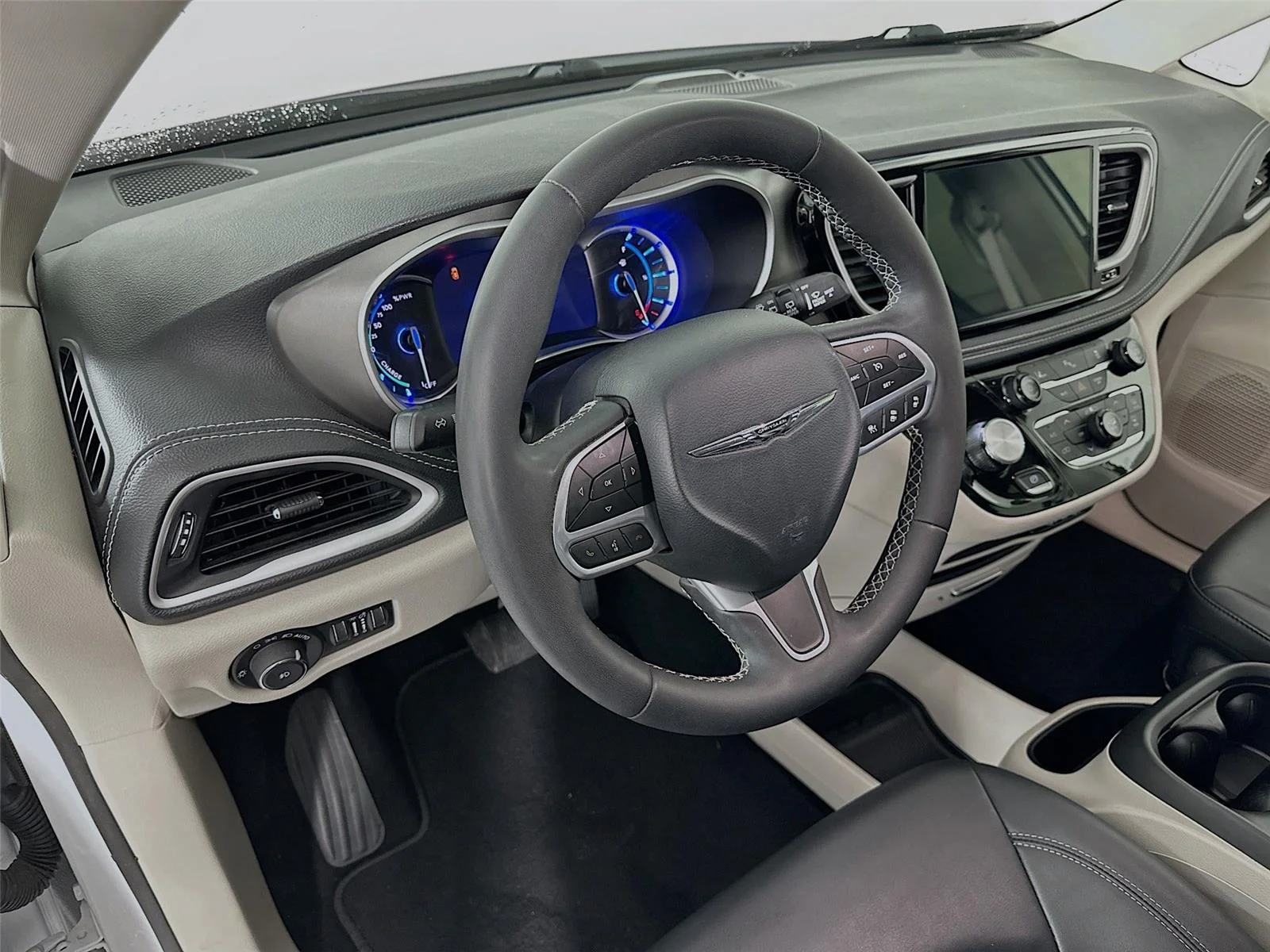 2024 Chrysler Pacifica PHEV Select - Photo 9