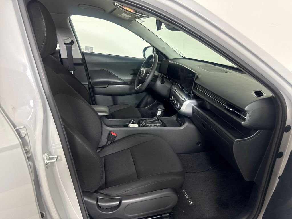 Certified Used 2024 Gray Hyundai SE image 6