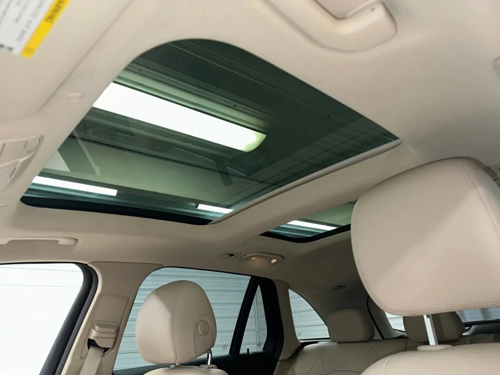 2021 Mercedes-Benz GLC GLC300 - Photo 7