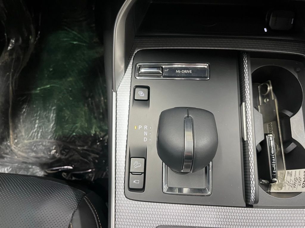 New 2025 Rhodium White Premium Mazda Premium Plus AWD image 15