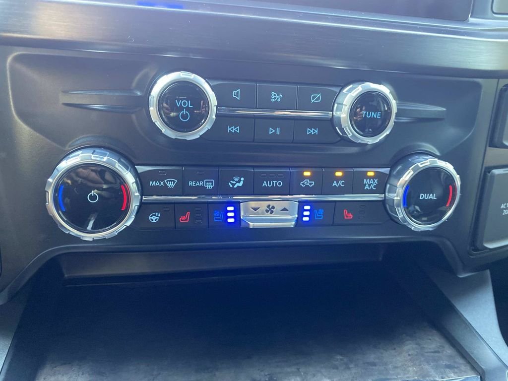 Used 2023 Agate Black Metallic Ford Lariat image 29