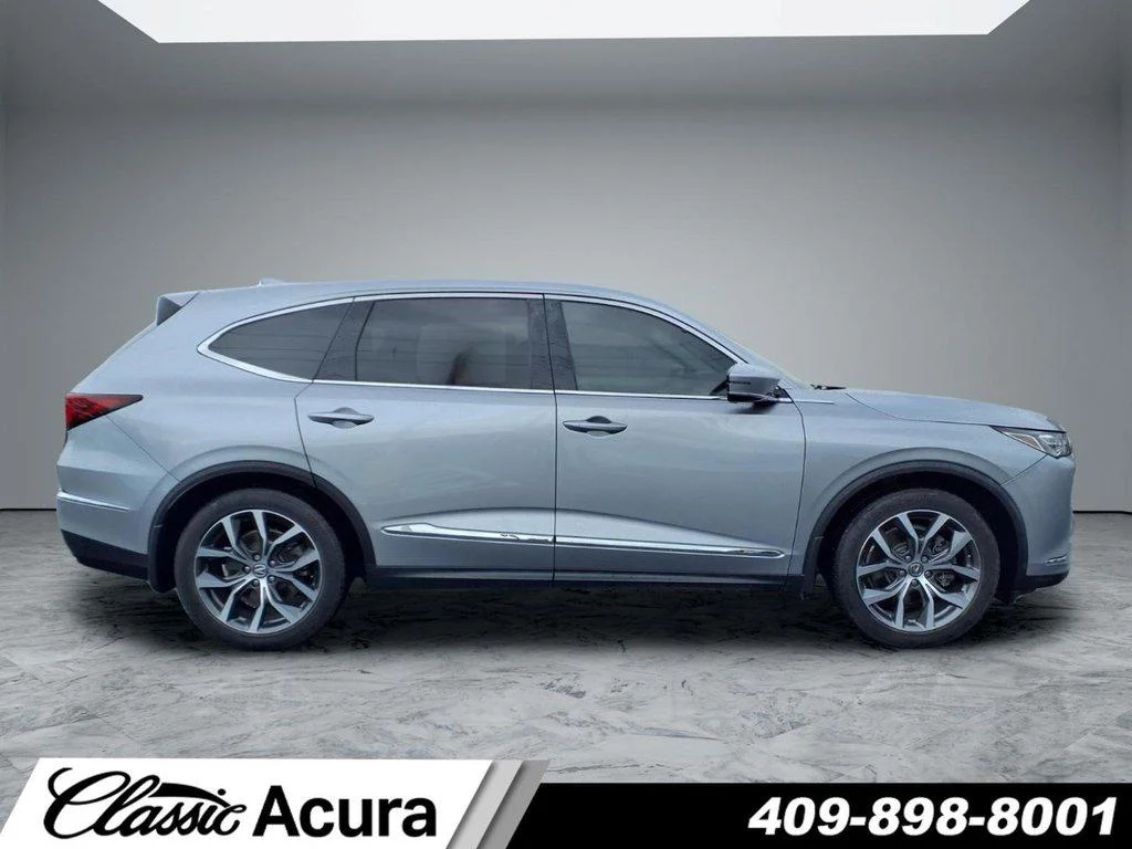 Used 2023 Lunar Silver Metallic Acura FWD w/Technology Package image 8