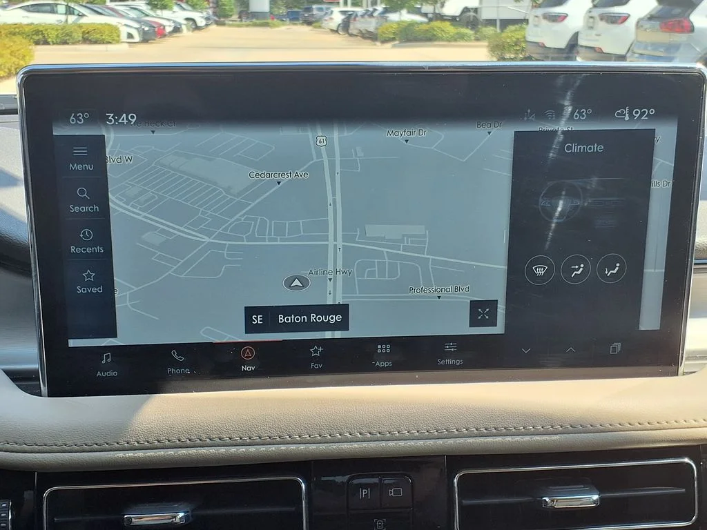 Used 2022 White Lincoln Standard image 31