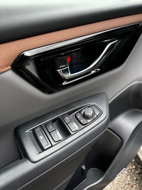 Used 2025 Crystal White Pearl Subaru Sport image 13