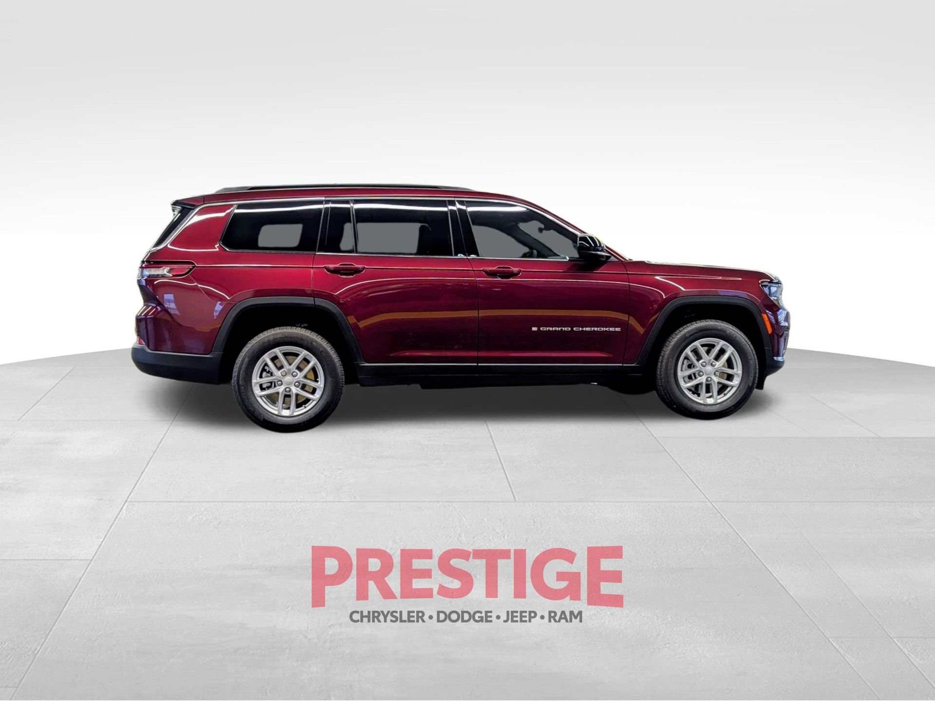 New 2026 Velvet Red Pearl-Coat Exterior Paint Jeep Laredo image 4
