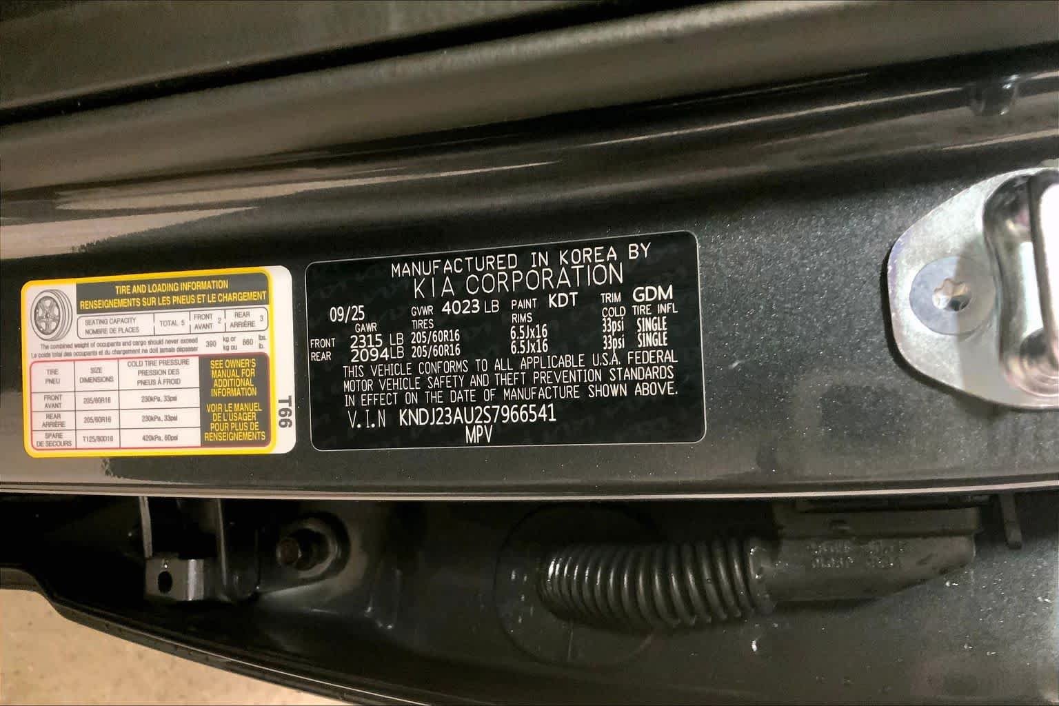 Used 2025 Gravity Gray Kia LX image 36