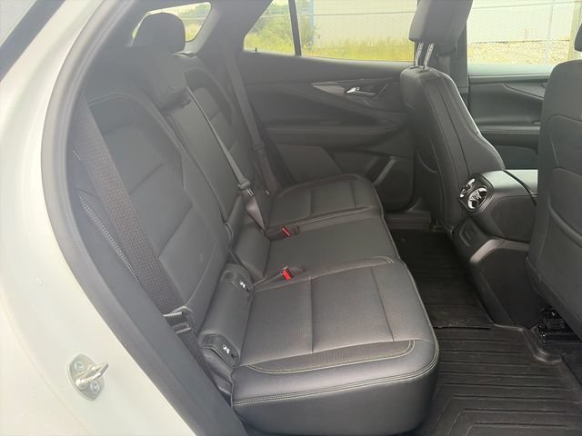 Used 2024 Summit White Chevrolet LT image 29