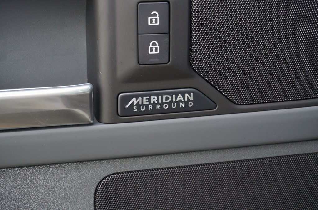 2026 LAND ROVER DEFENDER - Image 11