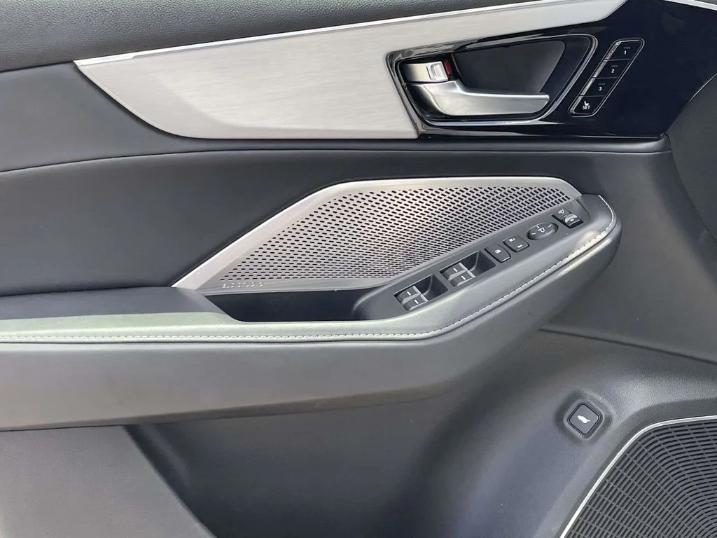 Used 2023  Acura Technology image 24
